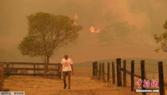澳门美高梅网址在澳大利亚新南威尔士州和昆士兰州面临灾难性的火灾威胁之际